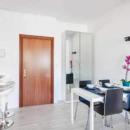 Apartment With Sea View *
